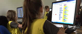 Brownies' visit to Department of Applied Computing