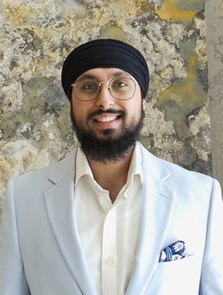 Portrait photo of Simardeep